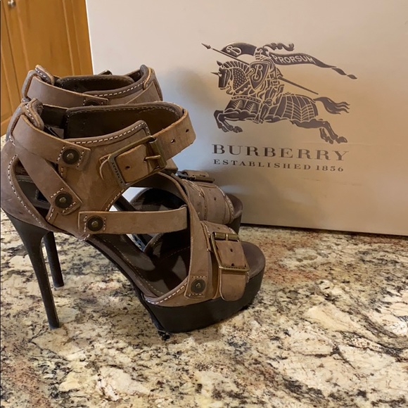 Burberry Shoes - Burberry Aviator Platform Sandal size 8